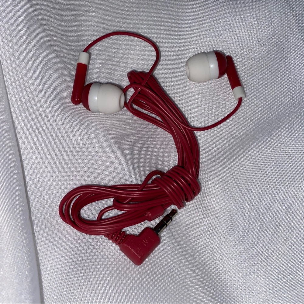 wire headphones